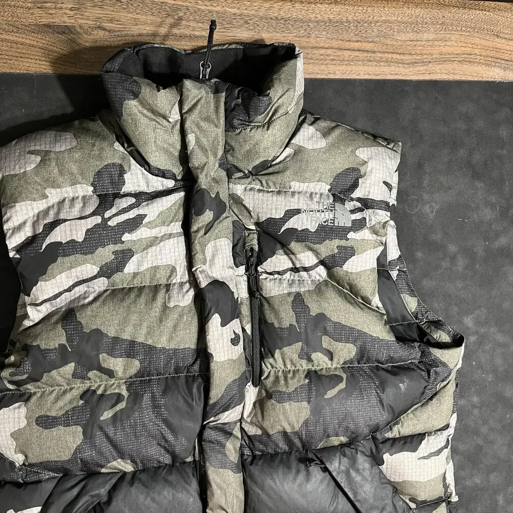 The North Face Nuptse 550 Down Puffer Vest Men Large Camo Ripstop Hiking Vintage